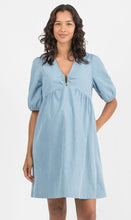 Laden Sie das Bild in den Galerie-Viewer, Umstandsmode, Schwangerschaftsmode, Stillmode, Brautkleider für Schwangere, Umstandshosen, Umstandsjeans, Umstandsoberteile, Stilloberteile, Bademode für Schwangere, BH für Schwangere, Still BH, Stillbustier, chic + schwanger, festliche Umstandsmode, festliche Mode für Schwangere, Tragejacke, Softshelljacke für Schwangere, Tragejacke mit Babyeinsatz, Umstandsleggings, Brautkleider mit Stillöffnung, festliche Umstandsmode zum Stillen, schick schwanger, Bussinesmode für Schwangere, Stillkleidung, Babybauch