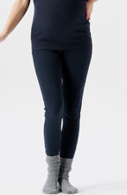 Laden Sie das Bild in den Galerie-Viewer, Umstandsmode, Schwangerschaftsmode, Stillmode, Brautkleider für Schwangere, Umstandshosen, Umstandsjeans, Umstandsoberteile, Stilloberteile, Bademode für Schwangere, BH für Schwangere, Still BH, Stillbustier, chic + schwanger, festliche Umstandsmode, festliche Mode für Schwangere, Tragejacke, Softshelljacke für Schwangere, Tragejacke mit Babyeinsatz, Umstandsleggings, Brautkleider mit Stillöffnung, festliche Umstandsmode zum Stillen, schick schwanger, Bussinesmode für Schwangere, Stillkleidung, Babybauch