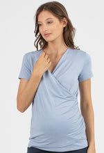 Laden Sie das Bild in den Galerie-Viewer, Umstandsmode, Schwangerschaftsmode, Stillmode, Brautkleider für Schwangere, Umstandshosen, Umstandsjeans, Umstandsoberteile, Stilloberteile, Bademode für Schwangere, BH für Schwangere, Still BH, Stillbustier, chic + schwanger, festliche Umstandsmode, festliche Mode für Schwangere, Tragejacke, Softshelljacke für Schwangere, Tragejacke mit Babyeinsatz, Umstandsleggings, Brautkleider mit Stillöffnung, festliche Umstandsmode zum Stillen, schick schwanger, Bussinesmode für Schwangere, Stillkleidung, Babybauch