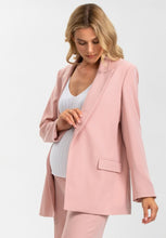 Laden Sie das Bild in den Galerie-Viewer, Umstandsmode, Schwangerschaftsmode, Stillmode, Brautkleider für Schwangere, Umstandshosen, Umstandsjeans, Umstandsoberteile, Stilloberteile, Bademode für Schwangere, BH für Schwangere, Still BH, Stillbustier, chic + schwanger, festliche Umstandsmode, festliche Mode für Schwangere, Tragejacke, Softshelljacke für Schwangere, Tragejacke mit Babyeinsatz, Umstandsleggings, Brautkleider mit Stillöffnung, festliche Umstandsmode zum Stillen, schick schwanger, Bussinesmode für Schwangere, Stillkleidung, Babybauch