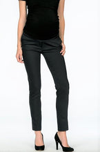 Laden Sie das Bild in den Galerie-Viewer, Umstandsmode, Schwangerschaftsmode, Stillmode, Brautkleider für Schwangere, Umstandshosen, Umstandsjeans, Umstandsoberteile, Stilloberteile, Bademode für Schwangere, BH für Schwangere, Still BH, Stillbustier, chic + schwanger, festliche Umstandsmode, festliche Mode für Schwangere, Tragejacke, Softshelljacke, Tragejacke mit Babyeinsatz, Umstandsleggings, Brautkleider mit Stillöffnung, festliche Umstandsmode zum Stillen, schick schwanger, Bussinesmode für Schwangere, Stillkleidung, Umstandsstrumpfhosen