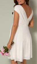 Laden Sie das Bild in den Galerie-Viewer, Umstandsmode, Schwangerschaftsmode, Stillmode, Brautkleider für Schwangere, Umstandshosen, Umstandsjeans, Umstandsoberteile, Stilloberteile, Bademode für Schwangere, BH für Schwangere, Still BH, Stillbustier, chic + schwanger, festliche Umstandsmode, festliche Mode für Schwangere, Tragejacke, Softshelljacke, Tragejacke mit Babyeinsatz, Umstandsleggings, Brautkleider mit Stillöffnung, festliche Umstandsmode zum Stillen, schick schwanger, Bussinesmode für Schwangere, Stillkleidung, Umstandsstrumpfhosen