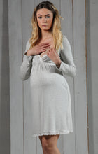 Laden Sie das Bild in den Galerie-Viewer, Umstandsmode, Schwangerschaftsmode, Stillmode, Brautkleider für Schwangere, Umstandshosen, Umstandsjeans, Umstandsoberteile, Stilloberteile, Bademode für Schwangere, BH für Schwangere, Still BH, Stillbustier, chic + schwanger, festliche Umstandsmode, festliche Mode für Schwangere, Tragejacke, Softshelljacke, Tragejacke mit Babyeinsatz, Umstandsleggings, Brautkleider mit Stillöffnung, festliche Umstandsmode zum Stillen, schick schwanger, Bussinesmode für Schwangere, Stillkleidung, Umstandsstrumpfhosen