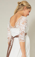 Laden Sie das Bild in den Galerie-Viewer, Umstandsmode, Schwangerschaftsmode, Stillmode, Brautkleider für Schwangere, Umstandshosen, Umstandsjeans, Umstandsoberteile, Stilloberteile, Bademode für Schwangere, BH für Schwangere, Still BH, Stillbustier, chic + schwanger, festliche Umstandsmode, festliche Mode für Schwangere, Tragejacke, Softshelljacke, Tragejacke mit Babyeinsatz, Umstandsleggings, Brautkleider mit Stillöffnung, festliche Umstandsmode zum Stillen, schick schwanger, Bussinesmode für Schwangere, Stillkleidung, Umstandsstrumpfhosen