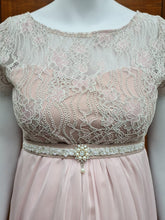 Laden Sie das Bild in den Galerie-Viewer, Umstandsmode, Schwangerschaftsmode, Stillmode, Brautkleider für Schwangere, Umstandshosen, Umstandsjeans, Umstandsoberteile, Stilloberteile, Bademode für Schwangere, BH für Schwangere, Still BH, Stillbustier, chic + schwanger, festliche Umstandsmode, festliche Mode für Schwangere, Tragejacke, Softshelljacke, Tragejacke mit Babyeinsatz, Umstandsleggings, Brautkleider mit Stillöffnung, festliche Umstandsmode zum Stillen, schick schwanger, Bussinesmode für Schwangere, Stillkleidung, Umstandsstrumpfhosen