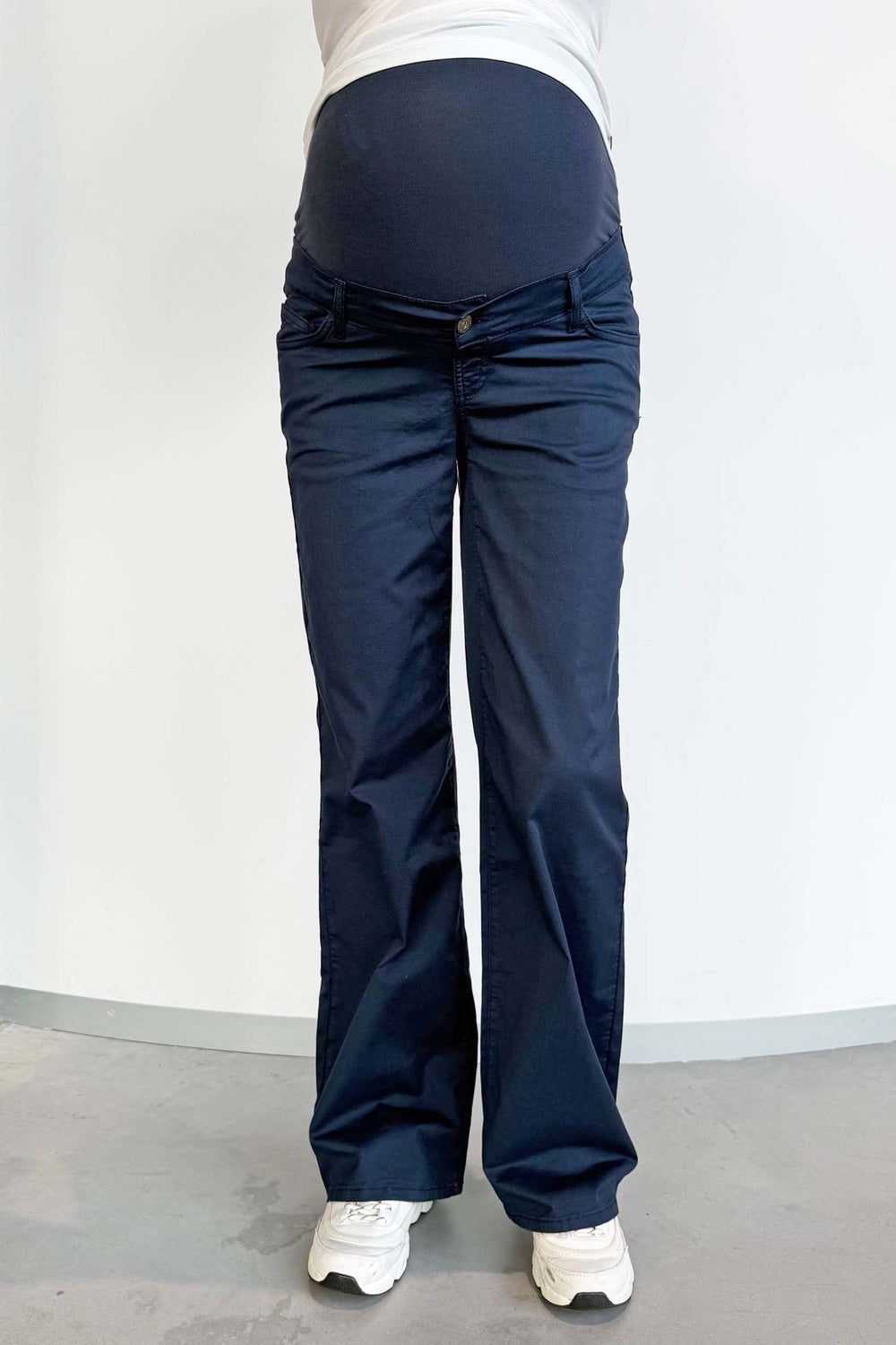 Umstandsmode, Schwangerschaftsmode, Stillmode, Brautkleider für Schwangere, Umstandshosen, Umstandsjeans, Umstandsoberteile, Stilloberteile, Bademode für Schwangere, BH für Schwangere, Still BH, Stillbustier, chic + schwanger, festliche Umstandsmode, festliche Mode für Schwangere, Tragejacke, Softshelljacke für Schwangere, Tragejacke mit Babyeinsatz, Umstandsleggings, Brautkleider mit Stillöffnung, festliche Umstandsmode zum Stillen, schick schwanger, Bussinesmode für Schwangere, Stillkleidung, Babybauch
