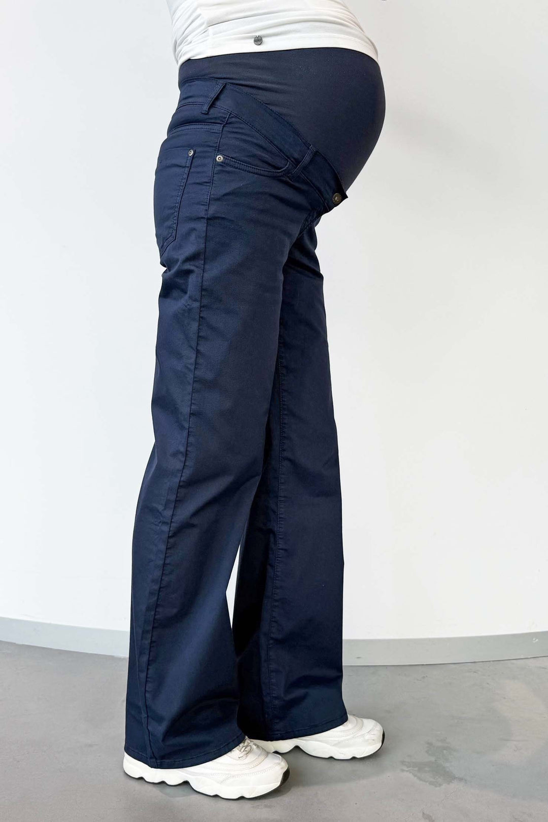 Umstandsmode, Schwangerschaftsmode, Stillmode, Brautkleider für Schwangere, Umstandshosen, Umstandsjeans, Umstandsoberteile, Stilloberteile, Bademode für Schwangere, BH für Schwangere, Still BH, Stillbustier, chic + schwanger, festliche Umstandsmode, festliche Mode für Schwangere, Tragejacke, Softshelljacke für Schwangere, Tragejacke mit Babyeinsatz, Umstandsleggings, Brautkleider mit Stillöffnung, festliche Umstandsmode zum Stillen, schick schwanger, Bussinesmode für Schwangere, Stillkleidung, Babybauch