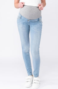 Umstandsmode, Schwangerschaftsmode, Stillmode, Brautkleider für Schwangere, Umstandshosen, Umstandsjeans, Umstandsoberteile, Stilloberteile, Bademode für Schwangere, BH für Schwangere, Still BH, Stillbustier, chic + schwanger, festliche Umstandsmode, festliche Mode für Schwangere, Tragejacke, Softshelljacke für Schwangere, Tragejacke mit Babyeinsatz, Umstandsleggings, Brautkleider mit Stillöffnung, festliche Umstandsmode zum Stillen, schick schwanger, Bussinesmode für Schwangere, Stillkleidung, Babybauch