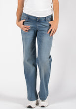 Laden Sie das Bild in den Galerie-Viewer, Umstandsmode, Schwangerschaftsmode, Stillmode, Brautkleider für Schwangere, Umstandshosen, Umstandsjeans, Umstandsoberteile, Stilloberteile, Bademode für Schwangere, BH für Schwangere, Still BH, Stillbustier, chic + schwanger, festliche Umstandsmode, festliche Mode für Schwangere, Tragejacke, Softshelljacke für Schwangere, Tragejacke mit Babyeinsatz, Umstandsleggings, Brautkleider mit Stillöffnung, festliche Umstandsmode zum Stillen, schick schwanger, Bussinesmode für Schwangere, Stillkleidung, Babybauch
