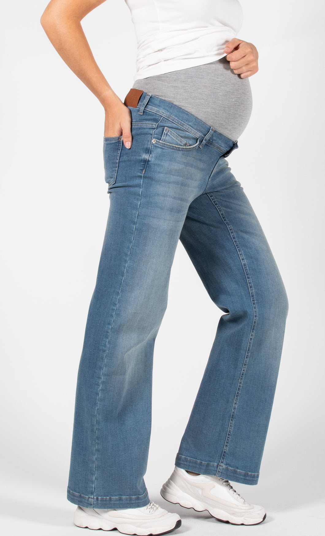 Umstandsmode, Schwangerschaftsmode, Stillmode, Brautkleider für Schwangere, Umstandshosen, Umstandsjeans, Umstandsoberteile, Stilloberteile, Bademode für Schwangere, BH für Schwangere, Still BH, Stillbustier, chic + schwanger, festliche Umstandsmode, festliche Mode für Schwangere, Tragejacke, Softshelljacke für Schwangere, Tragejacke mit Babyeinsatz, Umstandsleggings, Brautkleider mit Stillöffnung, festliche Umstandsmode zum Stillen, schick schwanger, Bussinesmode für Schwangere, Stillkleidung, Babybauch