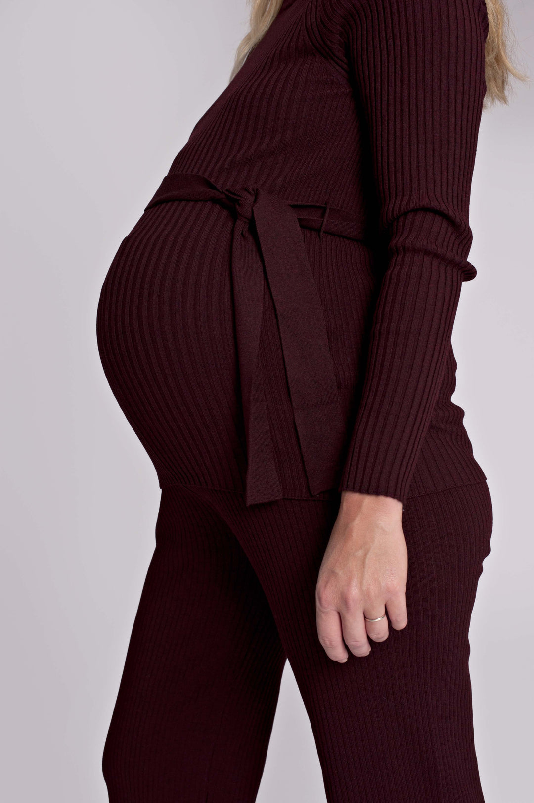 Umstandsmode, Schwangerschaftsmode, Stillmode, Brautkleider für Schwangere, Umstandshosen, Umstandsjeans, Umstandsoberteile, Stilloberteile, Bademode für Schwangere, BH für Schwangere, Still BH, Stillbustier, chic + schwanger, festliche Umstandsmode, festliche Mode für Schwangere, Tragejacke, Softshelljacke für Schwangere, Tragejacke mit Babyeinsatz, Umstandsleggings, Brautkleider mit Stillöffnung, festliche Umstandsmode zum Stillen, schick schwanger, Bussinesmode für Schwangere, Stillkleidung, Babybauch