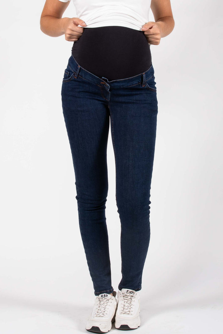 Umstandsmode, Schwangerschaftsmode, Stillmode, Brautkleider für Schwangere, Umstandshosen, Umstandsjeans, Umstandsoberteile, Stilloberteile, Bademode für Schwangere, BH für Schwangere, Still BH, Stillbustier, chic + schwanger, festliche Umstandsmode, festliche Mode für Schwangere, Tragejacke, Softshelljacke, Tragejacke mit Babyeinsatz, Umstandsleggings, Brautkleider mit Stillöffnung, festliche Umstandsmode zum Stillen, schick schwanger, Bussinesmode für Schwangere, Stillkleidung, Umstandsstrumpfhosen