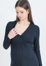 Laden Sie das Bild in den Galerie-Viewer, Umstandsmode, Schwangerschaftsmode, Stillmode, Brautkleider für Schwangere, Umstandshosen, Umstandsjeans, Umstandsoberteile, Stilloberteile, Bademode für Schwangere, BH für Schwangere, Still BH, Stillbustier, chic + schwanger, festliche Umstandsmode, festliche Mode für Schwangere, Tragejacke, Softshelljacke für Schwangere, Tragejacke mit Babyeinsatz, Umstandsleggings, Brautkleider mit Stillöffnung, festliche Umstandsmode zum Stillen, schick schwanger, Bussinesmode für Schwangere, Stillkleidung, Babybauch
