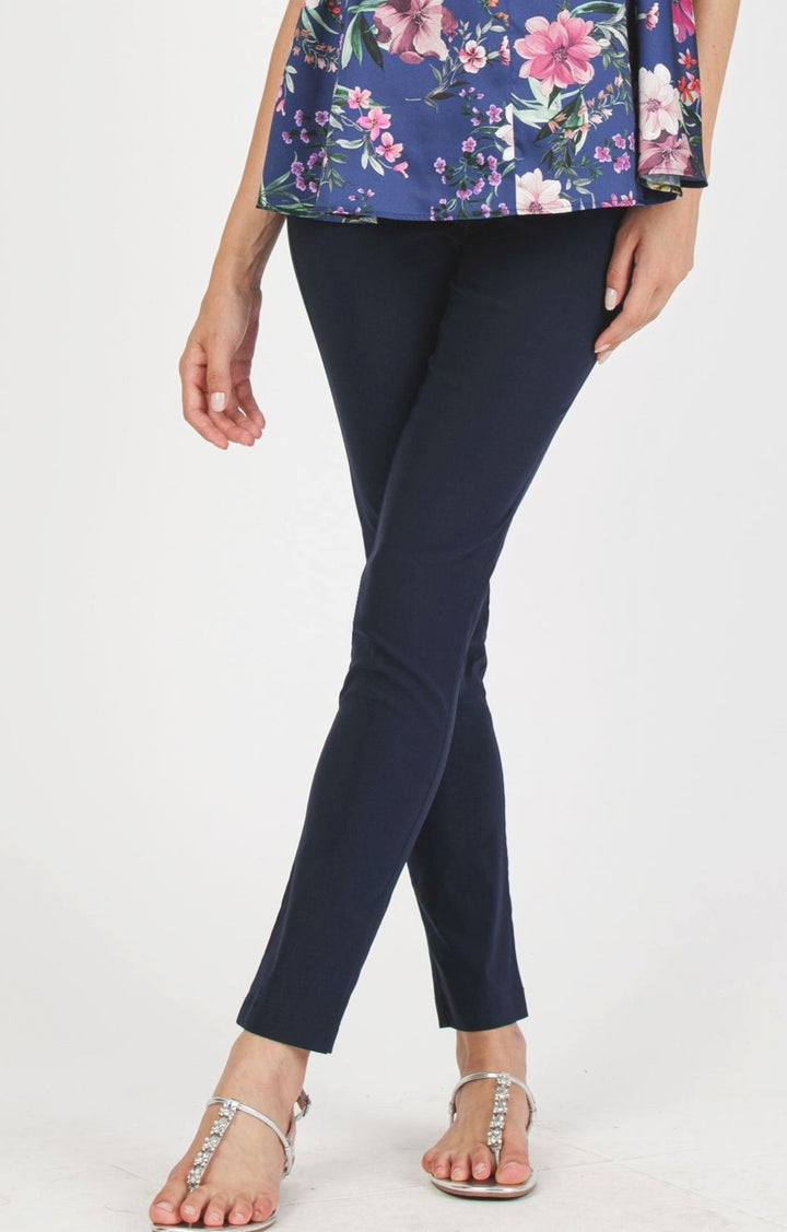 Umstandsmode, Schwangerschaftsmode, Stillmode, Brautkleider für Schwangere, Umstandshosen, Umstandsjeans, Umstandsoberteile, Stilloberteile, Bademode für Schwangere, BH für Schwangere, Still BH, Stillbustier, chic + schwanger, festliche Umstandsmode, festliche Mode für Schwangere, Tragejacke, Softshelljacke für Schwangere, Tragejacke mit Babyeinsatz, Umstandsleggings, Brautkleider mit Stillöffnung, festliche Umstandsmode zum Stillen, schick schwanger, Bussinesmode für Schwangere, Stillkleidung, Babybauch