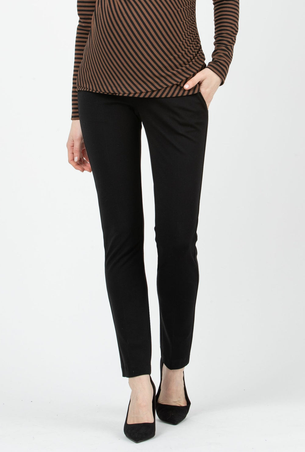 Umstandsmode, Schwangerschaftsmode, Stillmode, Brautkleider für Schwangere, Umstandshosen, Umstandsjeans, Umstandsoberteile, Stilloberteile, Bademode für Schwangere, BH für Schwangere, Still BH, Stillbustier, chic + schwanger, festliche Umstandsmode, festliche Mode für Schwangere, Tragejacke, Softshelljacke für Schwangere, Tragejacke mit Babyeinsatz, Umstandsleggings, Brautkleider mit Stillöffnung, festliche Umstandsmode zum Stillen, schick schwanger, Bussinesmode für Schwangere, Stillkleidung, Babybauch