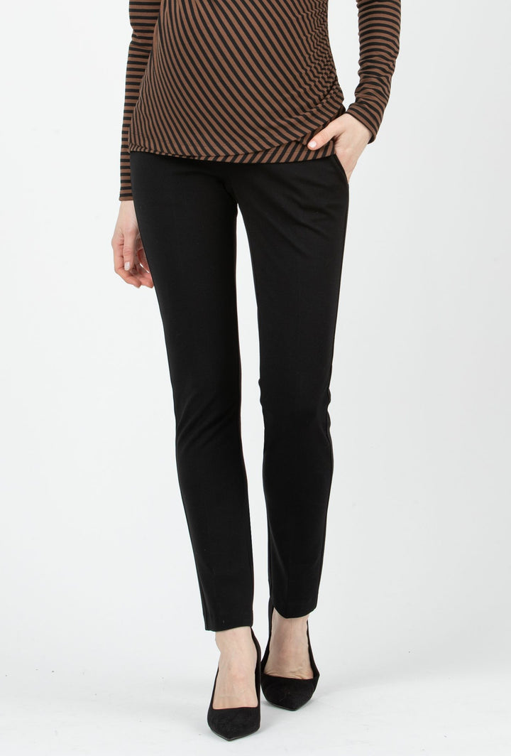 Umstandsmode, Schwangerschaftsmode, Stillmode, Brautkleider für Schwangere, Umstandshosen, Umstandsjeans, Umstandsoberteile, Stilloberteile, Bademode für Schwangere, BH für Schwangere, Still BH, Stillbustier, chic + schwanger, festliche Umstandsmode, festliche Mode für Schwangere, Tragejacke, Softshelljacke für Schwangere, Tragejacke mit Babyeinsatz, Umstandsleggings, Brautkleider mit Stillöffnung, festliche Umstandsmode zum Stillen, schick schwanger, Bussinesmode für Schwangere, Stillkleidung, Babybauch