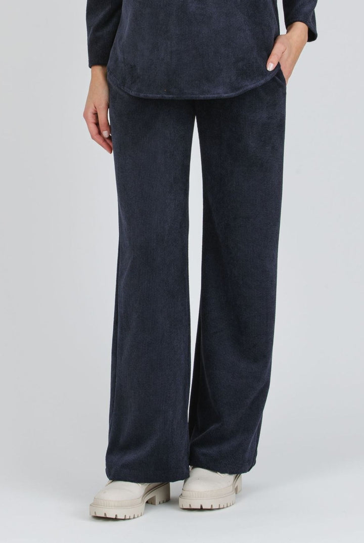 Umstandsmode, Schwangerschaftsmode, Stillmode, Brautkleider für Schwangere, Umstandshosen, Umstandsjeans, Umstandsoberteile, Stilloberteile, Bademode für Schwangere, BH für Schwangere, Still BH, Stillbustier, chic + schwanger, festliche Umstandsmode, festliche Mode für Schwangere, Tragejacke, Softshelljacke für Schwangere, Tragejacke mit Babyeinsatz, Umstandsleggings, Brautkleider mit Stillöffnung, festliche Umstandsmode zum Stillen, schick schwanger, Bussinesmode für Schwangere, Stillkleidung, Babybauch