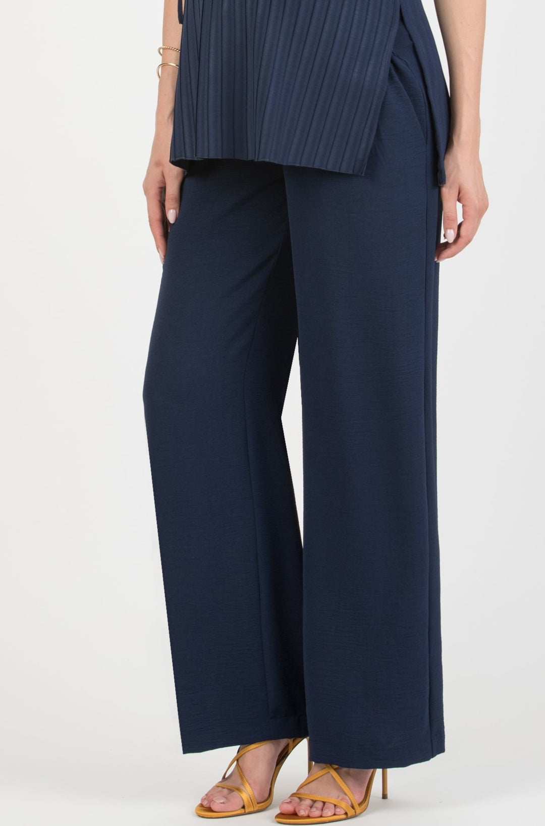 Umstandsmode, Schwangerschaftsmode, Stillmode, Brautkleider für Schwangere, Umstandshosen, Umstandsjeans, Umstandsoberteile, Stilloberteile, Bademode für Schwangere, BH für Schwangere, Still BH, Stillbustier, chic + schwanger, festliche Umstandsmode, festliche Mode für Schwangere, Tragejacke, Softshelljacke für Schwangere, Tragejacke mit Babyeinsatz, Umstandsleggings, Brautkleider mit Stillöffnung, festliche Umstandsmode zum Stillen, schick schwanger, Bussinesmode für Schwangere, Stillkleidung, Babybauch