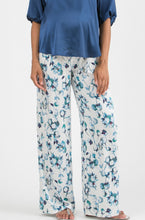 Laden Sie das Bild in den Galerie-Viewer, Umstandsmode, Schwangerschaftsmode, Stillmode, Brautkleider für Schwangere, Umstandshosen, Umstandsjeans, Umstandsoberteile, Stilloberteile, Bademode für Schwangere, BH für Schwangere, Still BH, Stillbustier, chic + schwanger, festliche Umstandsmode, festliche Mode für Schwangere, Tragejacke, Softshelljacke für Schwangere, Tragejacke mit Babyeinsatz, Umstandsleggings, Brautkleider mit Stillöffnung, festliche Umstandsmode zum Stillen, schick schwanger, Bussinesmode für Schwangere, Stillkleidung, Babybauch
