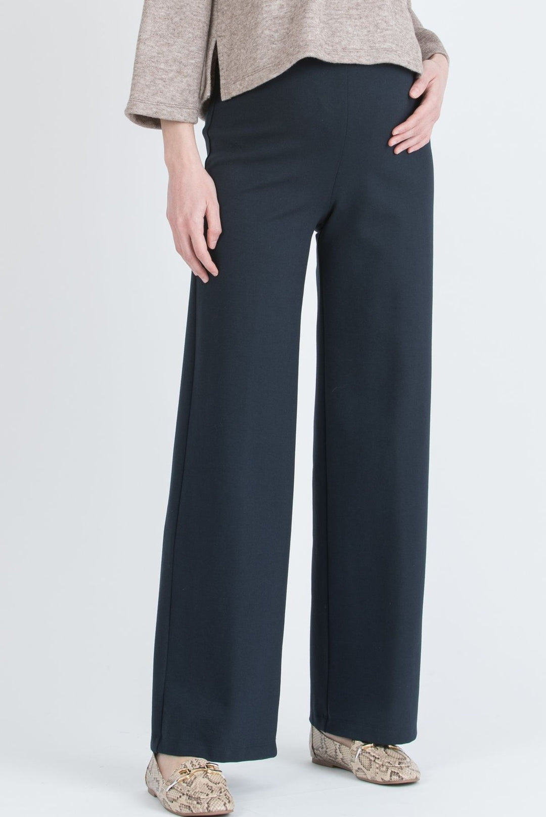 Umstandsmode, Schwangerschaftsmode, Stillmode, Brautkleider für Schwangere, Umstandshosen, Umstandsjeans, Umstandsoberteile, Stilloberteile, Bademode für Schwangere, BH für Schwangere, Still BH, Stillbustier, chic + schwanger, festliche Umstandsmode, festliche Mode für Schwangere, Tragejacke, Softshelljacke für Schwangere, Tragejacke mit Babyeinsatz, Umstandsleggings, Brautkleider mit Stillöffnung, festliche Umstandsmode zum Stillen, schick schwanger, Bussinesmode für Schwangere, Stillkleidung, Babybauch