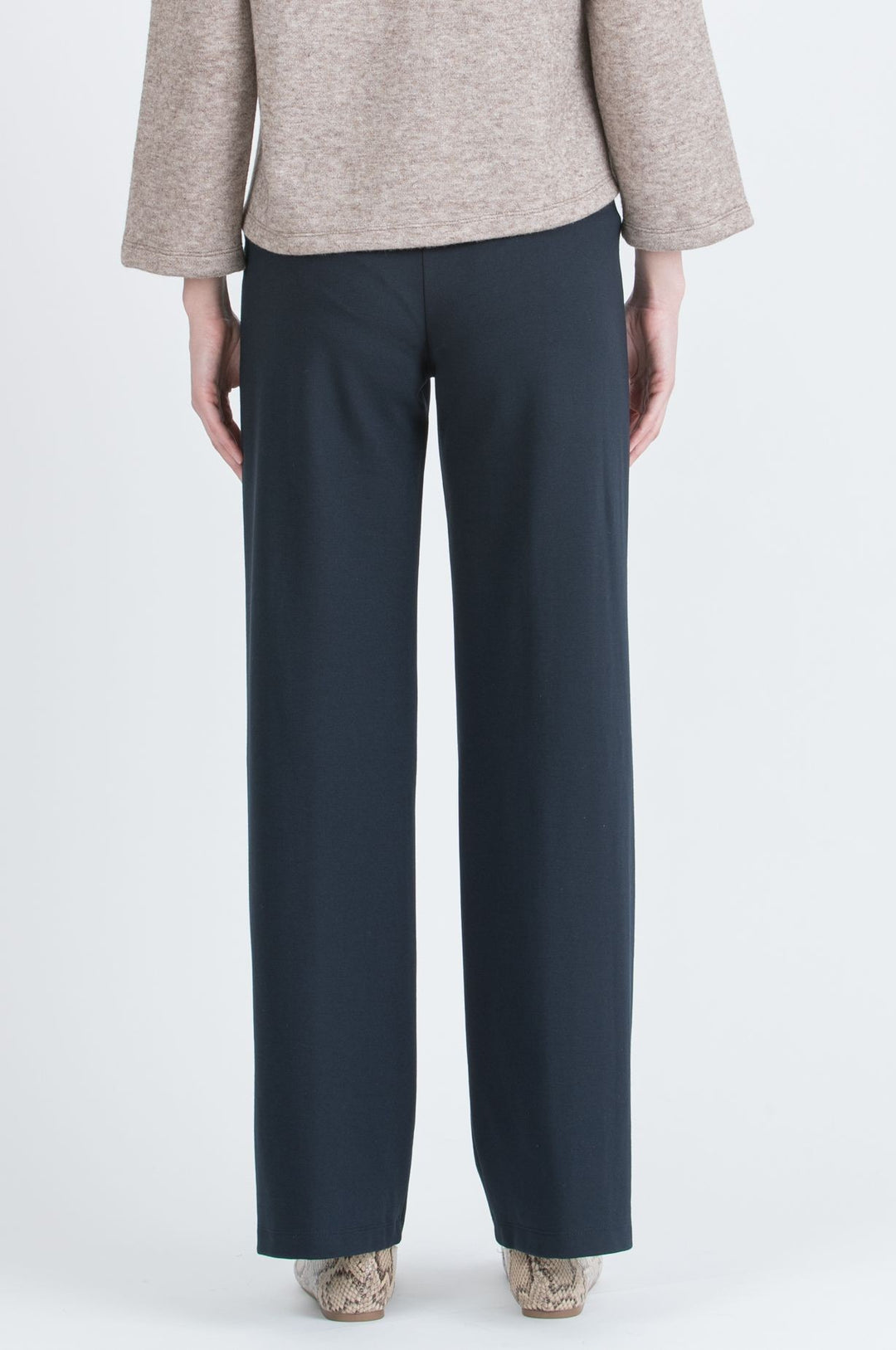 Umstandsmode, Schwangerschaftsmode, Stillmode, Brautkleider für Schwangere, Umstandshosen, Umstandsjeans, Umstandsoberteile, Stilloberteile, Bademode für Schwangere, BH für Schwangere, Still BH, Stillbustier, chic + schwanger, festliche Umstandsmode, festliche Mode für Schwangere, Tragejacke, Softshelljacke für Schwangere, Tragejacke mit Babyeinsatz, Umstandsleggings, Brautkleider mit Stillöffnung, festliche Umstandsmode zum Stillen, schick schwanger, Bussinesmode für Schwangere, Stillkleidung, Babybauch
