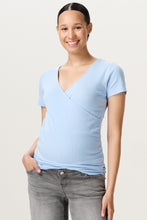 Laden Sie das Bild in den Galerie-Viewer, Umstandsmode, Schwangerschaftsmode, Stillmode, Brautkleider für Schwangere, Umstandshosen, Umstandsjeans, Umstandsoberteile, Stilloberteile, Bademode für Schwangere, BH für Schwangere, Still BH, Stillbustier, chic + schwanger, festliche Umstandsmode, festliche Mode für Schwangere, Tragejacke, Softshelljacke für Schwangere, Tragejacke mit Babyeinsatz, Umstandsleggings, Brautkleider mit Stillöffnung, festliche Umstandsmode zum Stillen, schick schwanger, Bussinesmode für Schwangere, Stillkleidung, Babybauch 
