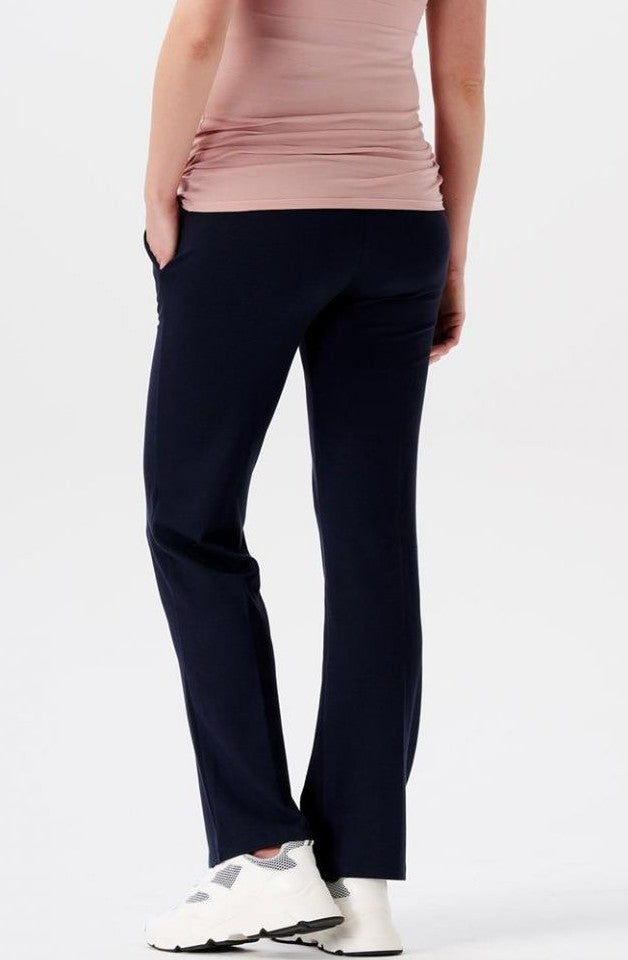 Umstandsmode, Schwangerschaftsmode, Stillmode, Brautkleider für Schwangere, Umstandshosen, Umstandsjeans, Umstandsoberteile, Stilloberteile, Bademode für Schwangere, BH für Schwangere, Still BH, Stillbustier, chic + schwanger, festliche Umstandsmode, festliche Mode für Schwangere, Tragejacke, Softshelljacke für Schwangere, Tragejacke mit Babyeinsatz, Umstandsleggings, Brautkleider mit Stillöffnung, festliche Umstandsmode zum Stillen, schick schwanger, Bussinesmode für Schwangere, Stillkleidung, Babybauch