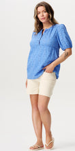 Laden Sie das Bild in den Galerie-Viewer, Umstandsmode, Schwangerschaftsmode, Stillmode, Brautkleider für Schwangere, Umstandshosen, Umstandsjeans, Umstandsoberteile, Stilloberteile, Bademode für Schwangere, BH für Schwangere, Still BH, Stillbustier, chic + schwanger, festliche Umstandsmode, festliche Mode für Schwangere, Tragejacke, Softshelljacke für Schwangere, Tragejacke mit Babyeinsatz, Umstandsleggings, Brautkleider mit Stillöffnung, festliche Umstandsmode zum Stillen, schick schwanger, Bussinesmode für Schwangere, Stillkleidung, Babybauch
