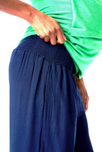 Laden Sie das Bild in den Galerie-Viewer, Umstandsmode, Schwangerschaftsmode, Stillmode, Brautkleider für Schwangere, Umstandshosen, Umstandsjeans, Umstandsoberteile, Stilloberteile, Bademode für Schwangere, BH für Schwangere, Still BH, Stillbustier, chic + schwanger, festliche Umstandsmode, festliche Mode für Schwangere, Tragejacke, Softshelljacke für Schwangere, Tragejacke mit Babyeinsatz, Umstandsleggings, Brautkleider mit Stillöffnung, festliche Umstandsmode zum Stillen, schick schwanger, Bussinesmode für Schwangere, Stillkleidung, Babybauch
