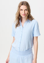 Laden Sie das Bild in den Galerie-Viewer, Umstandsmode, Schwangerschaftsmode, Stillmode, Brautkleider für Schwangere, Umstandshosen, Umstandsjeans, Umstandsoberteile, Stilloberteile, Bademode für Schwangere, BH für Schwangere, Still BH, Stillbustier, chic + schwanger, festliche Umstandsmode, festliche Mode für Schwangere, Tragejacke, Softshelljacke für Schwangere, Tragejacke mit Babyeinsatz, Umstandsleggings, Brautkleider mit Stillöffnung, festliche Umstandsmode zum Stillen, schick schwanger, Bussinesmode für Schwangere, Stillkleidung, Babybauch 
