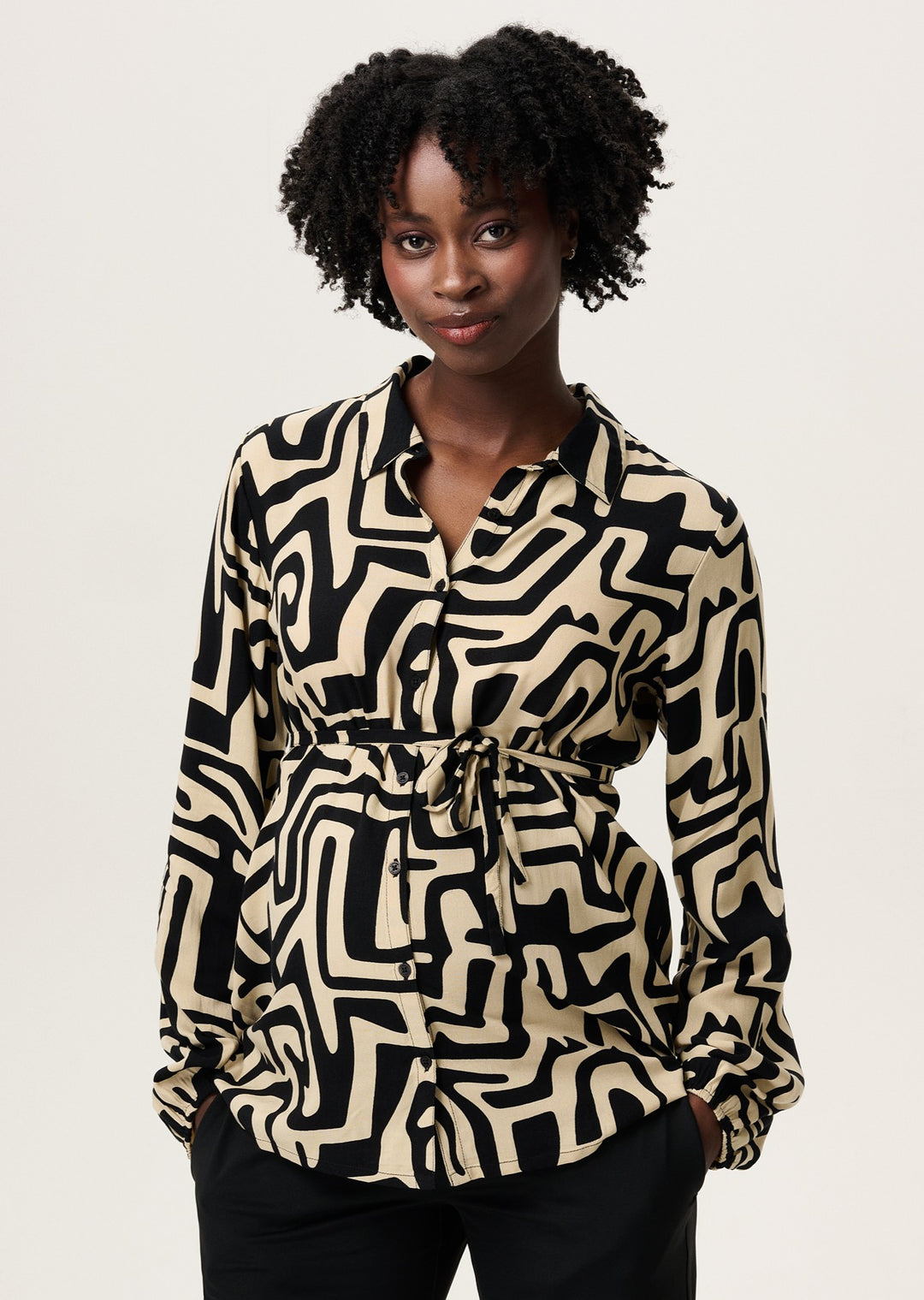 Umstandsmode, Schwangerschaftsmode, Stillmode, Brautkleider für Schwangere, Umstandshosen, Umstandsjeans, Umstandsoberteile, Stilloberteile, Bademode für Schwangere, BH für Schwangere, Still BH, Stillbustier, chic + schwanger, festliche Umstandsmode, festliche Mode für Schwangere, Tragejacke, Softshelljacke für Schwangere, Tragejacke mit Babyeinsatz, Umstandsleggings, Brautkleider mit Stillöffnung, festliche Umstandsmode zum Stillen, schick schwanger, Bussinesmode für Schwangere, Stillkleidung, Babybauch