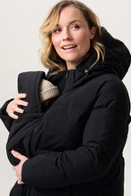 Laden Sie das Bild in den Galerie-Viewer, Umstandsmode, Schwangerschaftsmode, Stillmode, Brautkleider für Schwangere, Umstandshosen, Umstandsjeans, Umstandsoberteile, Stilloberteile, Bademode für Schwangere, BH für Schwangere, Still BH, Stillbustier, chic + schwanger, festliche Umstandsmode, festliche Mode für Schwangere, Tragejacke, Softshelljacke für Schwangere, Tragejacke mit Babyeinsatz, Umstandsleggings, Brautkleider mit Stillöffnung, festliche Umstandsmode zum Stillen, schick schwanger, Bussinesmode für Schwangere, Stillkleidung, Babybauch
