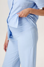Laden Sie das Bild in den Galerie-Viewer, Umstandsmode, Schwangerschaftsmode, Stillmode, Brautkleider für Schwangere, Umstandshosen, Umstandsjeans, Umstandsoberteile, Stilloberteile, Bademode für Schwangere, BH für Schwangere, Still BH, Stillbustier, chic + schwanger, festliche Umstandsmode, festliche Mode für Schwangere, Tragejacke, Softshelljacke für Schwangere, Tragejacke mit Babyeinsatz, Umstandsleggings, Brautkleider mit Stillöffnung, festliche Umstandsmode zum Stillen, schick schwanger, Bussinesmode für Schwangere, Stillkleidung, Babybauch 
