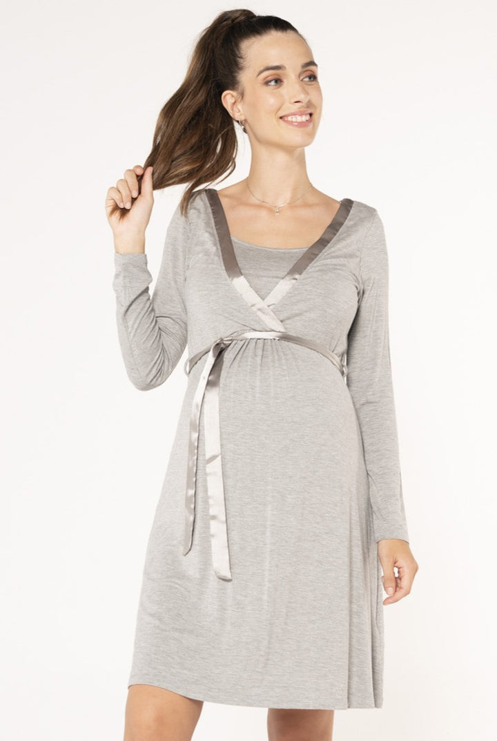 Umstandsmode, Schwangerschaftsmode, Stillmode, Brautkleider für Schwangere, Umstandshosen, Umstandsjeans, Umstandsoberteile, Stilloberteile, Bademode für Schwangere, BH für Schwangere, Still BH, Stillbustier, chic + schwanger, festliche Umstandsmode, festliche Mode für Schwangere, Tragejacke, Softshelljacke für Schwangere, Tragejacke mit Babyeinsatz, Umstandsleggings, Brautkleider mit Stillöffnung, festliche Umstandsmode zum Stillen, schick schwanger, Bussinesmode für Schwangere, Stillkleidung, Babybauch