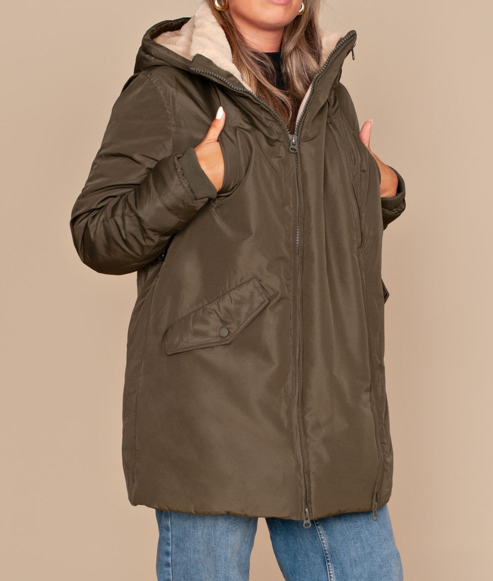 Umstandsmode, Schwangerschaftsmode, Stillmode, Brautkleider für Schwangere, Umstandshosen, Umstandsjeans, Umstandsoberteile, Stilloberteile, Bademode für Schwangere, BH für Schwangere, Still BH, Stillbustier, chic + schwanger, festliche Umstandsmode, festliche Mode für Schwangere, Tragejacke, Softshelljacke für Schwangere, Tragejacke mit Babyeinsatz, Umstandsleggings, Brautkleider mit Stillöffnung, festliche Umstandsmode zum Stillen, schick schwanger, Bussinesmode für Schwangere, Stillkleidung, Babybauch 