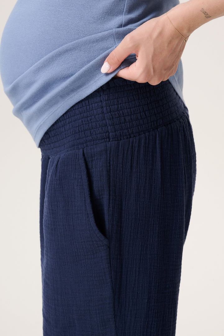 Umstandsmode, Schwangerschaftsmode, Stillmode, Brautkleider für Schwangere, Umstandshosen, Umstandsjeans, Umstandsoberteile, Stilloberteile, Bademode für Schwangere, BH für Schwangere, Still BH, Stillbustier, chic + schwanger, festliche Umstandsmode, festliche Mode für Schwangere, Tragejacke, Softshelljacke für Schwangere, Tragejacke mit Babyeinsatz, Umstandsleggings, Brautkleider mit Stillöffnung, festliche Umstandsmode zum Stillen, schick schwanger, Bussinesmode für Schwangere, Stillkleidung, Babybauch