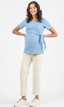 Laden Sie das Bild in den Galerie-Viewer, Umstandsmode, Schwangerschaftsmode, Stillmode, Brautkleider für Schwangere, Umstandshosen, Umstandsjeans, Umstandsoberteile, Stilloberteile, Bademode für Schwangere, BH für Schwangere, Still BH, Stillbustier, chic + schwanger, festliche Umstandsmode, festliche Mode für Schwangere, Tragejacke, Softshelljacke für Schwangere, Tragejacke mit Babyeinsatz, Umstandsleggings, Brautkleider mit Stillöffnung, festliche Umstandsmode zum Stillen, schick schwanger, Bussinesmode für Schwangere, Stillkleidung, Babybauch
