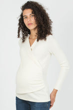 Laden Sie das Bild in den Galerie-Viewer, Umstandsmode, Schwangerschaftsmode, Stillmode, Brautkleider für Schwangere, Umstandshosen, Umstandsjeans, Umstandsoberteile, Stilloberteile, Bademode für Schwangere, BH für Schwangere, Still BH, Stillbustier, chic + schwanger, festliche Umstandsmode, festliche Mode für Schwangere, Tragejacke, Softshelljacke für Schwangere, Tragejacke mit Babyeinsatz, Umstandsleggings, Brautkleider mit Stillöffnung, festliche Umstandsmode zum Stillen, schick schwanger, Bussinesmode für Schwangere, Stillkleidung, Babybauch 
