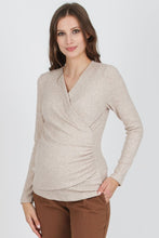 Laden Sie das Bild in den Galerie-Viewer, Umstandsmode, Schwangerschaftsmode, Stillmode, Brautkleider für Schwangere, Umstandshosen, Umstandsjeans, Umstandsoberteile, Stilloberteile, Bademode für Schwangere, BH für Schwangere, Still BH, Stillbustier, chic + schwanger, festliche Umstandsmode, festliche Mode für Schwangere, Tragejacke, Softshelljacke für Schwangere, Tragejacke mit Babyeinsatz, Umstandsleggings, Brautkleider mit Stillöffnung, festliche Umstandsmode zum Stillen, schick schwanger, Bussinesmode für Schwangere, Stillkleidung, Babybauch 
