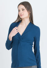 Laden Sie das Bild in den Galerie-Viewer, Umstandsmode, Schwangerschaftsmode, Stillmode, Brautkleider für Schwangere, Umstandshosen, Umstandsjeans, Umstandsoberteile, Stilloberteile, Bademode für Schwangere, BH für Schwangere, Still BH, Stillbustier, chic + schwanger, festliche Umstandsmode, festliche Mode für Schwangere, Tragejacke, Softshelljacke für Schwangere, Tragejacke mit Babyeinsatz, Umstandsleggings, Brautkleider mit Stillöffnung, festliche Umstandsmode zum Stillen, schick schwanger, Bussinesmode für Schwangere, Stillkleidung, Babybauch
