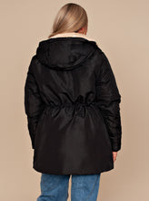 Laden Sie das Bild in den Galerie-Viewer, Umstandsmode, Schwangerschaftsmode, Stillmode, Brautkleider für Schwangere, Umstandshosen, Umstandsjeans, Umstandsoberteile, Stilloberteile, Bademode für Schwangere, BH für Schwangere, Still BH, Stillbustier, chic + schwanger, festliche Umstandsmode, festliche Mode für Schwangere, Tragejacke, Softshelljacke für Schwangere, Tragejacke mit Babyeinsatz, Umstandsleggings, Brautkleider mit Stillöffnung, festliche Umstandsmode zum Stillen, schick schwanger, Bussinesmode für Schwangere, Stillkleidung, Babybauch 
