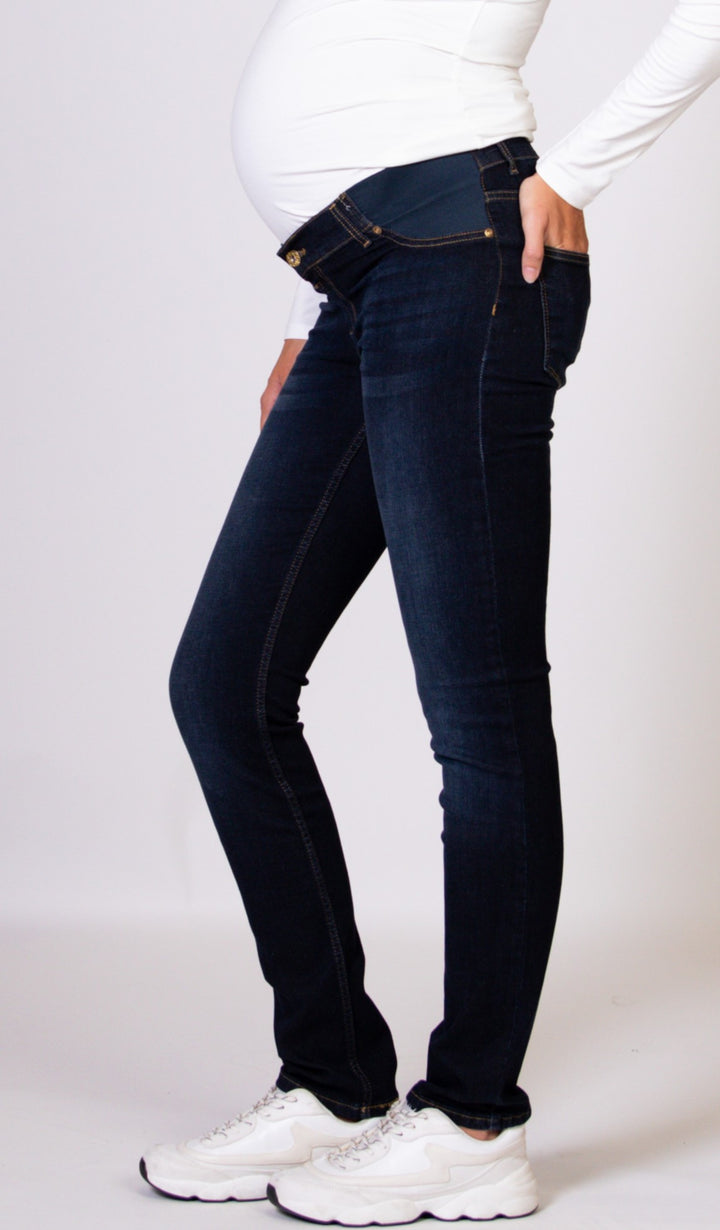 Umstandsmode, Schwangerschaftsmode, Stillmode, Brautkleider für Schwangere, Umstandshosen, Umstandsjeans, Umstandsoberteile, Stilloberteile, Bademode für Schwangere, BH für Schwangere, Still BH, Stillbustier, chic + schwanger, festliche Umstandsmode, festliche Mode für Schwangere, Tragejacke, Softshelljacke für Schwangere, Tragejacke mit Babyeinsatz, Umstandsleggings, Brautkleider mit Stillöffnung, festliche Umstandsmode zum Stillen, schick schwanger, Bussinesmode für Schwangere, Stillkleidung, Babybauch