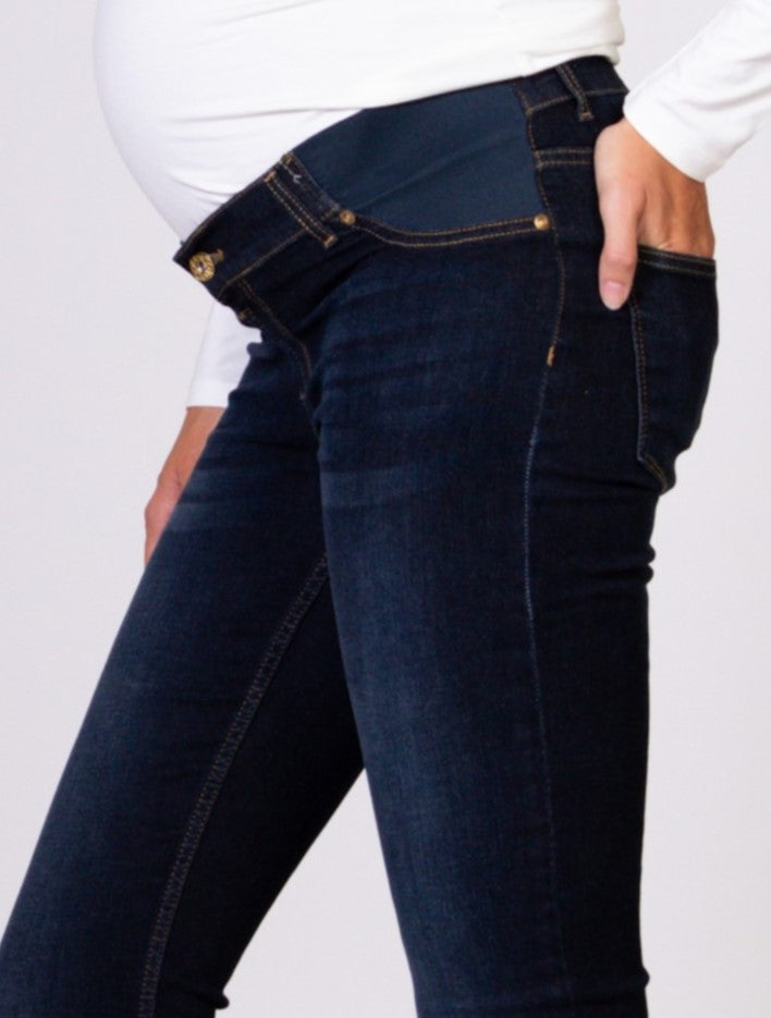 Umstandsmode, Schwangerschaftsmode, Stillmode, Brautkleider für Schwangere, Umstandshosen, Umstandsjeans, Umstandsoberteile, Stilloberteile, Bademode für Schwangere, BH für Schwangere, Still BH, Stillbustier, chic + schwanger, festliche Umstandsmode, festliche Mode für Schwangere, Tragejacke, Softshelljacke für Schwangere, Tragejacke mit Babyeinsatz, Umstandsleggings, Brautkleider mit Stillöffnung, festliche Umstandsmode zum Stillen, schick schwanger, Bussinesmode für Schwangere, Stillkleidung, Babybauch