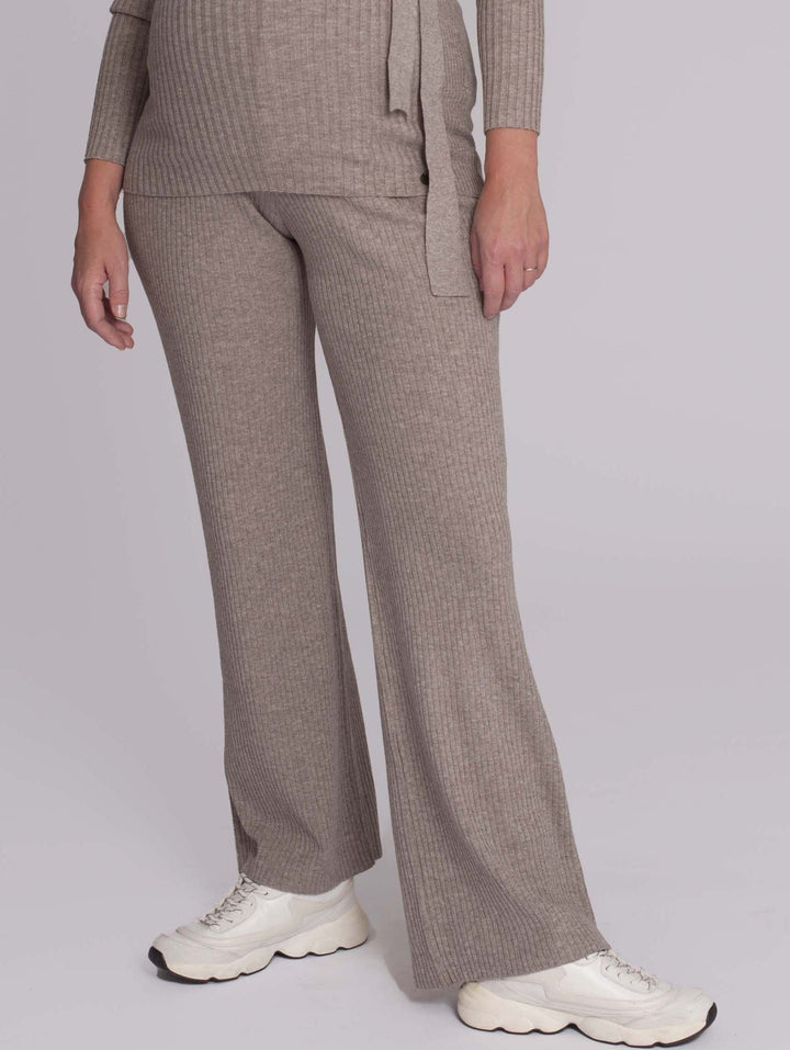 Umstandsmode, Schwangerschaftsmode, Stillmode, Brautkleider für Schwangere, Umstandshosen, Umstandsjeans, Umstandsoberteile, Stilloberteile, Bademode für Schwangere, BH für Schwangere, Still BH, Stillbustier, chic + schwanger, festliche Umstandsmode, festliche Mode für Schwangere, Tragejacke, Softshelljacke für Schwangere, Tragejacke mit Babyeinsatz, Umstandsleggings, Brautkleider mit Stillöffnung, festliche Umstandsmode zum Stillen, schick schwanger, Bussinesmode für Schwangere, Stillkleidung, Babybauch