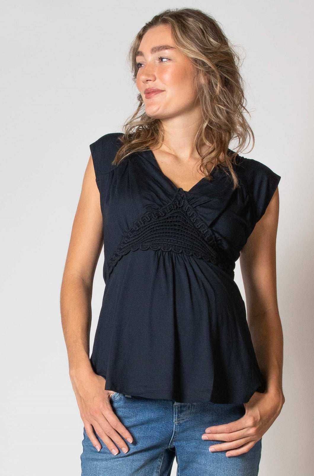 Umstandsmode, Schwangerschaftsmode, Stillmode, Brautkleider für Schwangere, Umstandshosen, Umstandsjeans, Umstandsoberteile, Stilloberteile, Bademode für Schwangere, BH für Schwangere, Still BH, Stillbustier, chic + schwanger, festliche Umstandsmode, festliche Mode für Schwangere, Tragejacke, Softshelljacke für Schwangere, Tragejacke mit Babyeinsatz, Umstandsleggings, Brautkleider mit Stillöffnung, festliche Umstandsmode zum Stillen, schick schwanger, Bussinesmode für Schwangere, Stillkleidung, Babybauch
