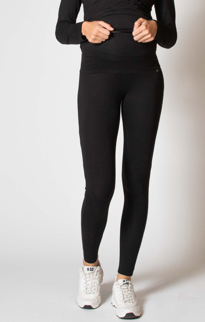 Umstandsmode, Schwangerschaftsmode, Stillmode, Brautkleider für Schwangere, Umstandshosen, Umstandsjeans, Umstandsoberteile, Stilloberteile, Bademode für Schwangere, BH für Schwangere, Still BH, Stillbustier, chic + schwanger, festliche Umstandsmode, festliche Mode für Schwangere, Tragejacke, Softshelljacke für Schwangere, Tragejacke mit Babyeinsatz, Umstandsleggings, Brautkleider mit Stillöffnung, festliche Umstandsmode zum Stillen, schick schwanger, Bussinesmode für Schwangere, Stillkleidung, Babybauch