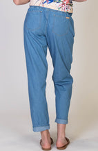Laden Sie das Bild in den Galerie-Viewer, Umstandsmode, Schwangerschaftsmode, Stillmode, Brautkleider für Schwangere, Umstandshosen, Umstandsjeans, Umstandsoberteile, Stilloberteile, Bademode für Schwangere, BH für Schwangere, Still BH, Stillbustier, chic + schwanger, festliche Umstandsmode, festliche Mode für Schwangere, Tragejacke, Softshelljacke für Schwangere, Tragejacke mit Babyeinsatz, Umstandsleggings, Brautkleider mit Stillöffnung, festliche Umstandsmode zum Stillen, schick schwanger, Bussinesmode für Schwangere, Stillkleidung, Babybauch
