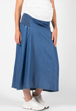 Laden Sie das Bild in den Galerie-Viewer, Umstandsmode, Schwangerschaftsmode, Stillmode, Brautkleider für Schwangere, Umstandshosen, Umstandsjeans, Umstandsoberteile, Stilloberteile, Bademode für Schwangere, BH für Schwangere, Still BH, Stillbustier, chic + schwanger, festliche Umstandsmode, festliche Mode für Schwangere, Tragejacke, Softshelljacke für Schwangere, Tragejacke mit Babyeinsatz, Umstandsleggings, Brautkleider mit Stillöffnung, festliche Umstandsmode zum Stillen, schick schwanger, Bussinesmode für Schwangere, Stillkleidung, Babybauch 
