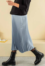 Laden Sie das Bild in den Galerie-Viewer, Umstandsmode, Schwangerschaftsmode, Stillmode, Brautkleider für Schwangere, Umstandshosen, Umstandsjeans, Umstandsoberteile, Stilloberteile, Bademode für Schwangere, BH für Schwangere, Still BH, Stillbustier, chic + schwanger, festliche Umstandsmode, festliche Mode für Schwangere, Tragejacke, Softshelljacke für Schwangere, Tragejacke mit Babyeinsatz, Umstandsleggings, Brautkleider mit Stillöffnung, festliche Umstandsmode zum Stillen, schick schwanger, Bussinesmode für Schwangere, Stillkleidung, Babybauch
