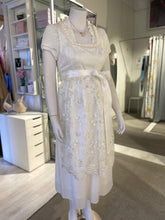 Laden Sie das Bild in den Galerie-Viewer, Umstands-Brautdirndl KATHRINA
